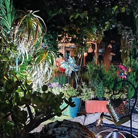 Ruby Charm 度假居 *